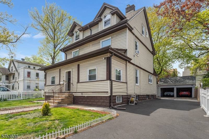 East Orange City, NJ 07017,11 N 21St St