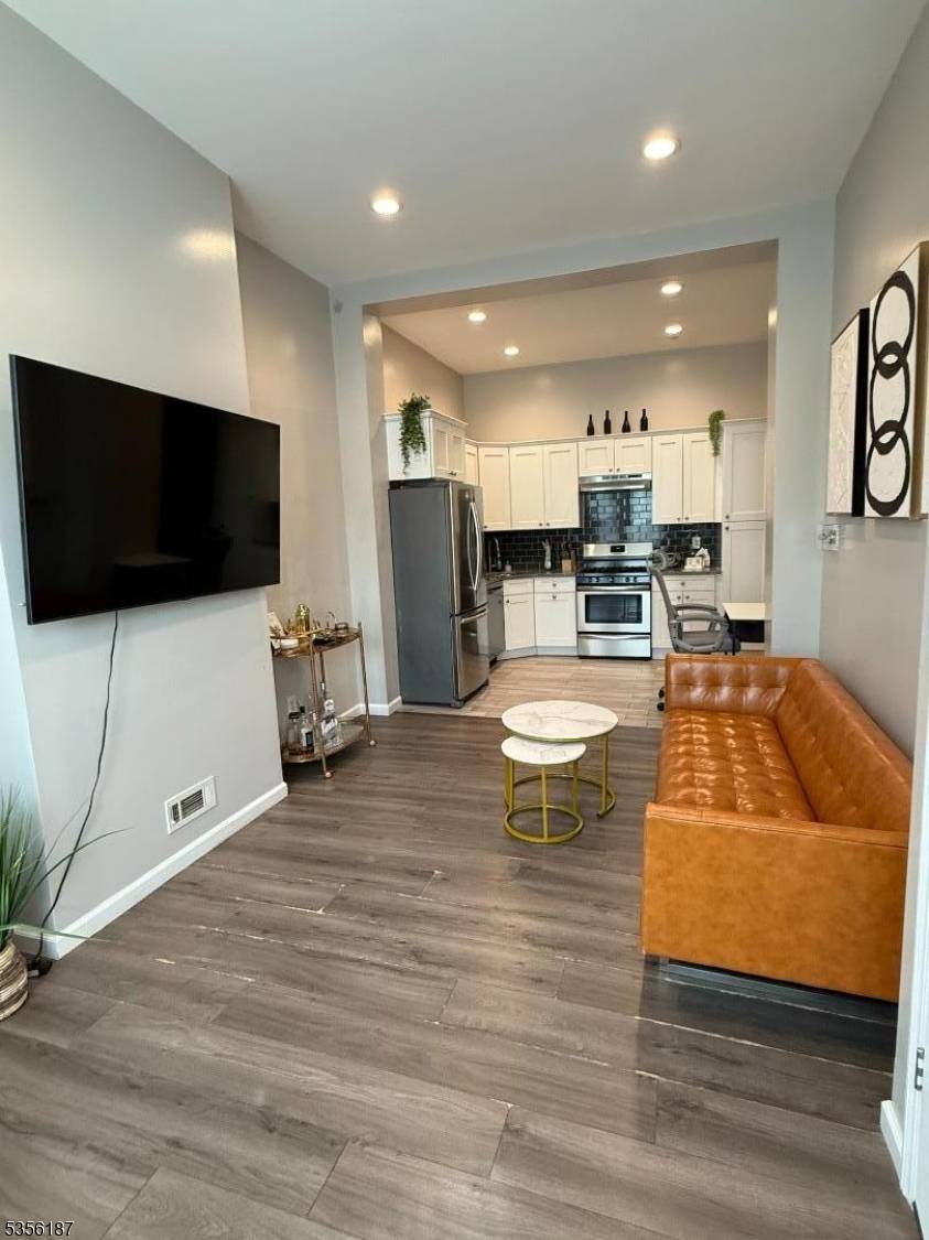 Jersey City, NJ 07306,256.5 FAIRMOUNT AVE #1