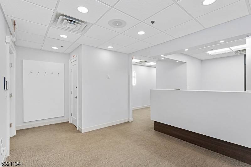 Livingston Twp., NJ 07039,209 S. Livingston Ave