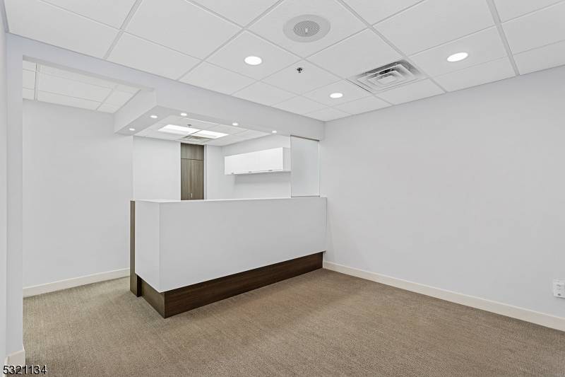 Livingston Twp., NJ 07039,209 S. Livingston Ave