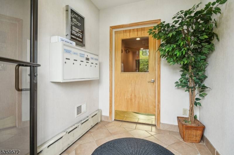 Springfield Twp., NJ 07081,26 Millburn Ave Rm 3