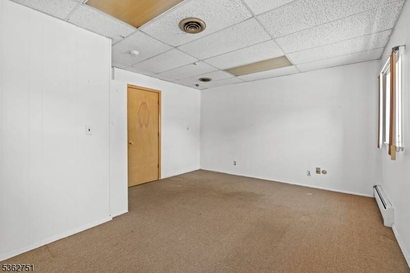 Teaneck Twp., NJ 07666,175 Cedar Ln