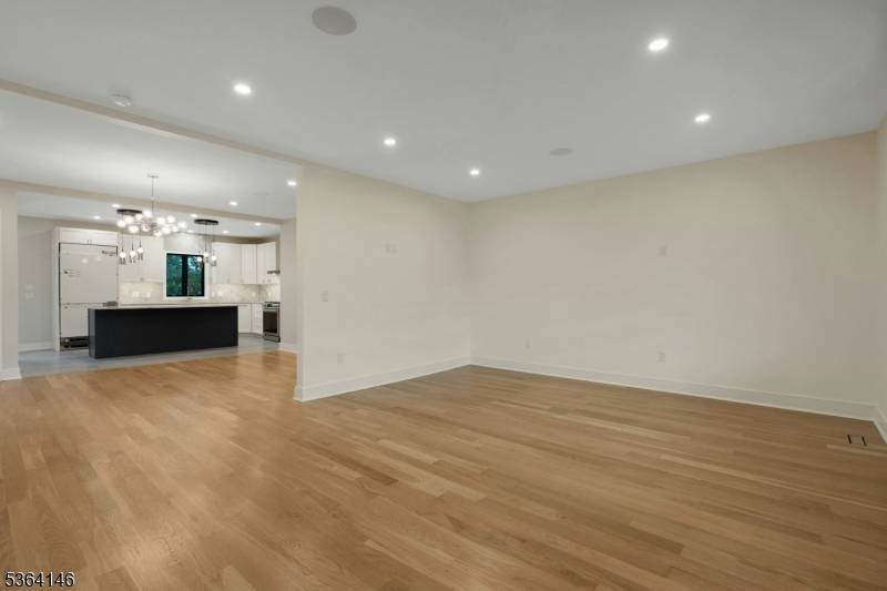 Somerville Boro, NJ 08876,21 W CLIFF STREET