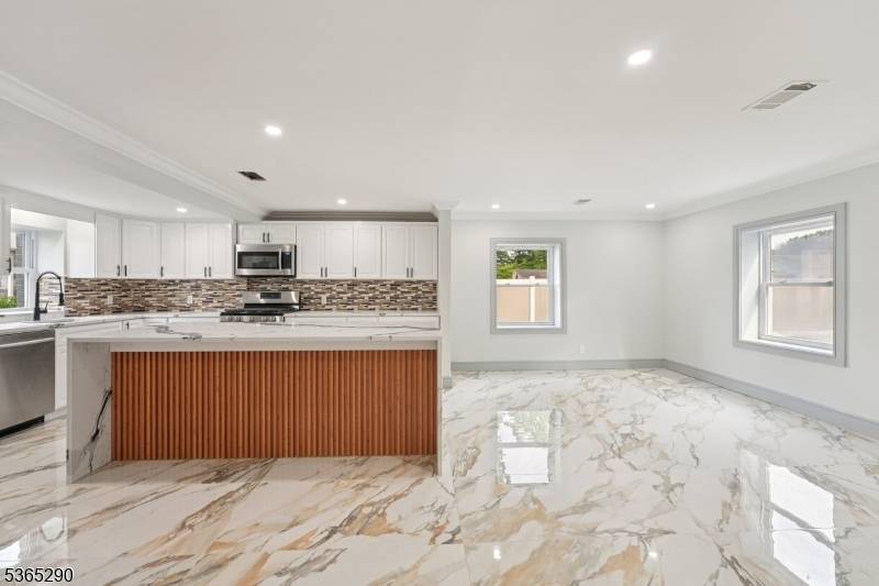 Hamilton Twp., NJ 08619,126 Cooney Ave