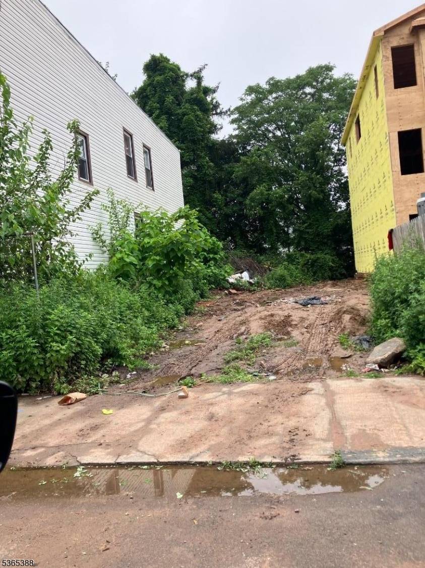 Irvington Twp., NJ 07111,303 21St St