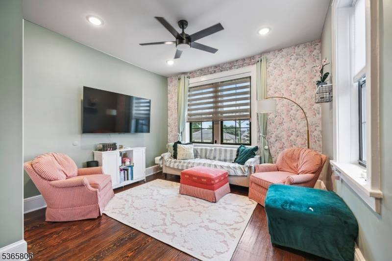 Belleville Twp., NJ 07109,220 Passaic Ave