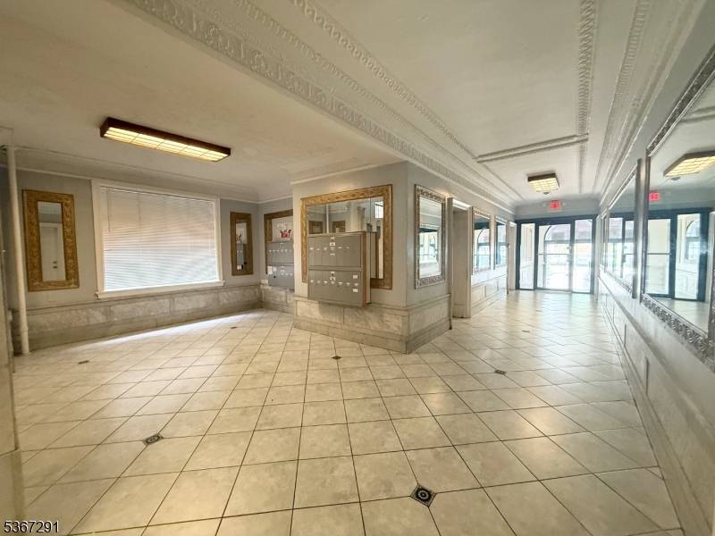 Jersey City, NJ 07304,2271 John F Kennedy Blvd #304