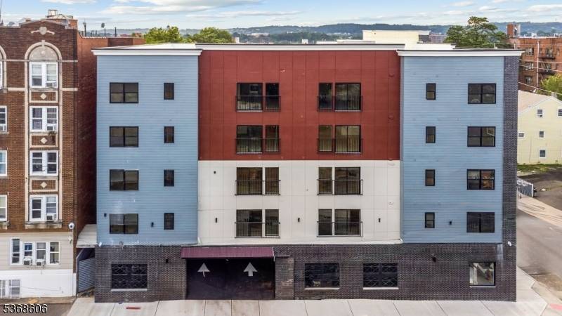 Paterson City, NJ 07501,180 Carroll St