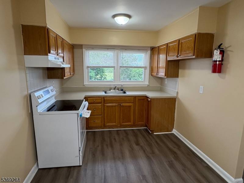 Perth Amboy City, NJ 08861,184 Meade St