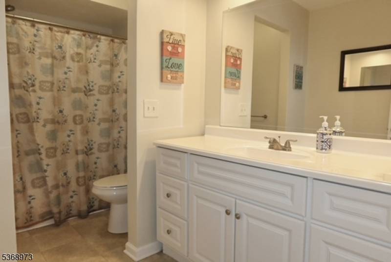 Newton Town, NJ 07860,40 Carriage Ln