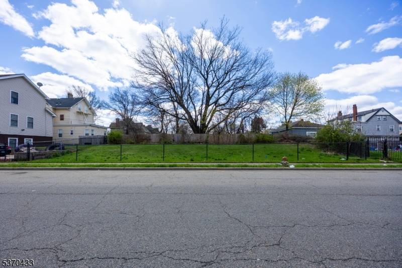 East Orange City, NJ 07018,43 Winthrop Ter