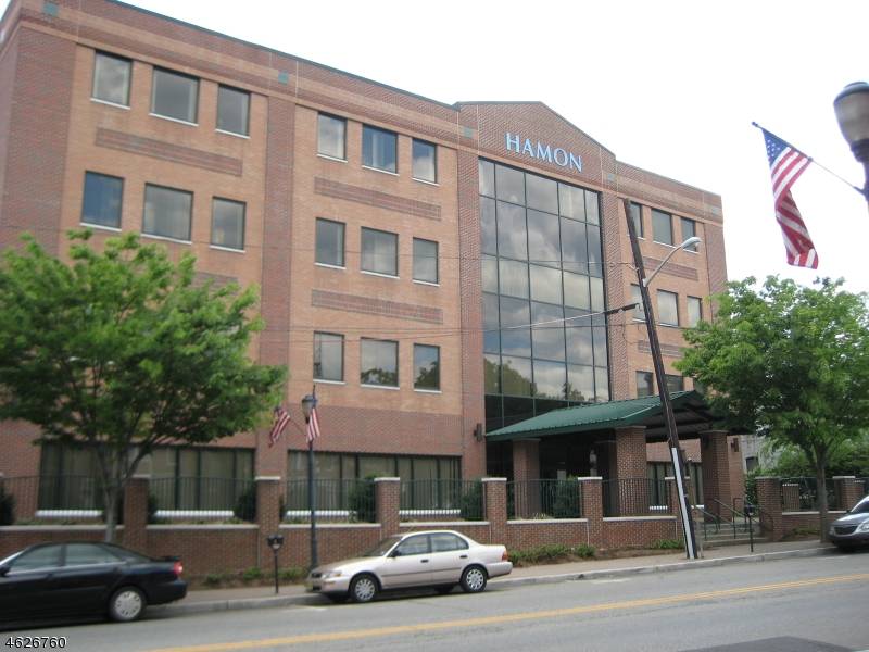 Somerville Boro, NJ 08876,74 E Main St