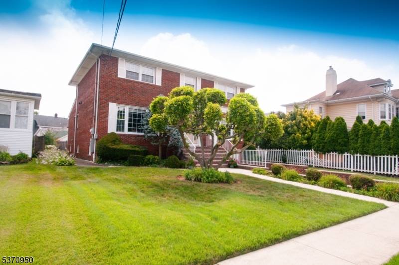 Elizabeth City, NJ 07208,13-15 Hillside Rd