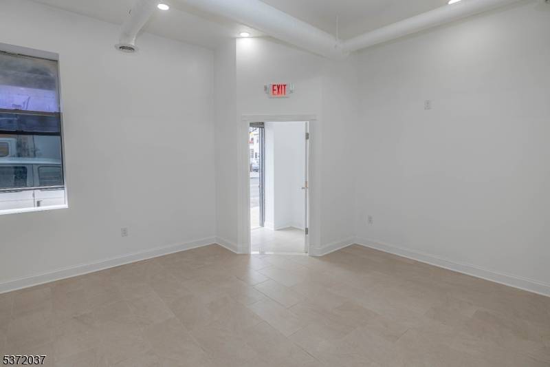 Elizabeth City, NJ 07206,265-267 2nd  St