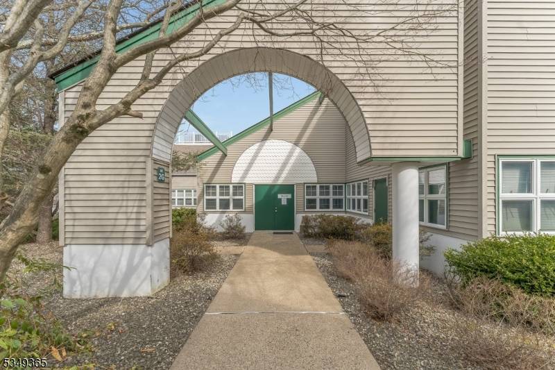 Chester Twp., NJ 07930,385 State Route 24