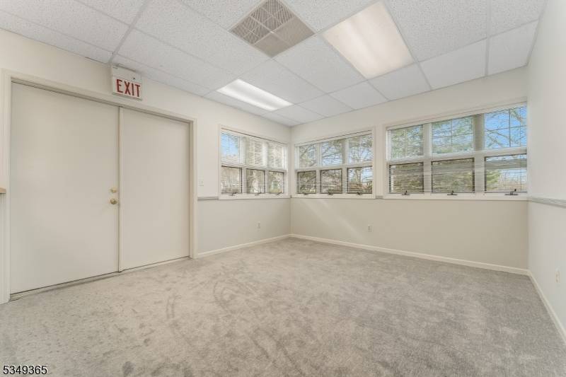 Chester Twp., NJ 07930,385 State Route 24