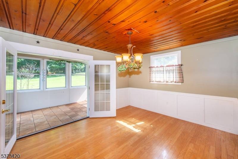 Newton Town, NJ 07860,37 Park Ave