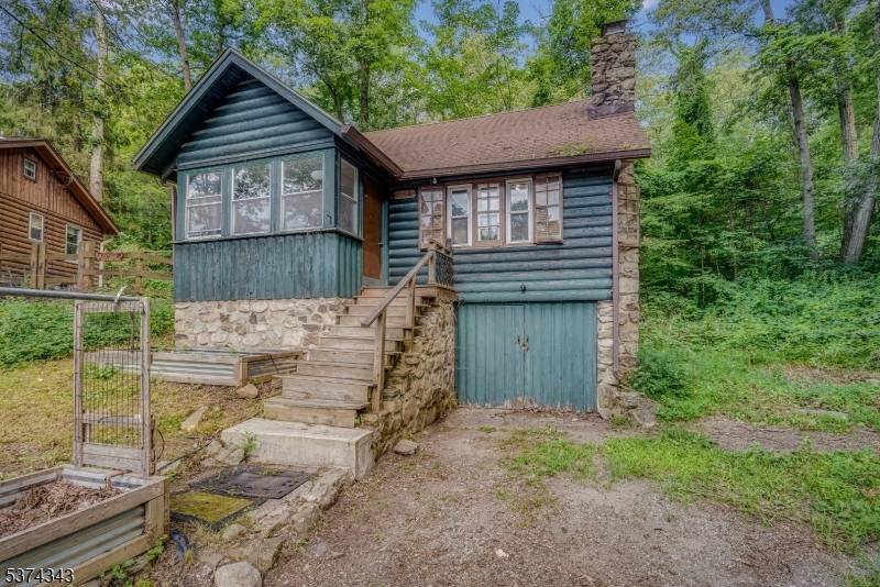 Vernon Twp., NJ 07422,114 Pocantecs Rd