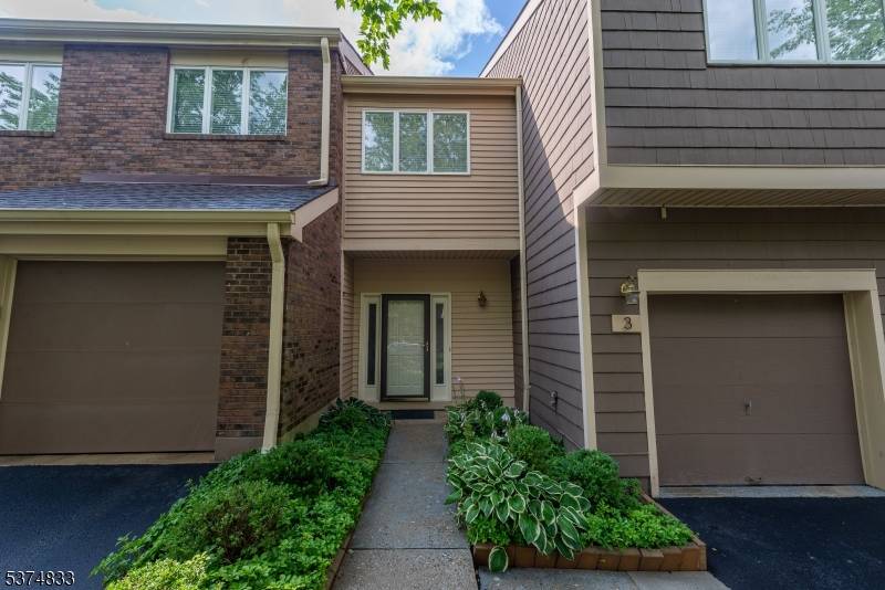 Madison Boro, NJ 07940,3 Avery Ct