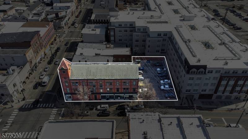 Dover Town, NJ 07801,16 W Black Well St6S War