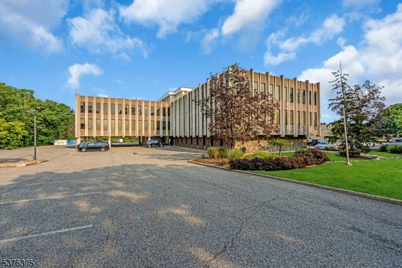 Cranford Twp., NJ 07016,14 Commerce Dr