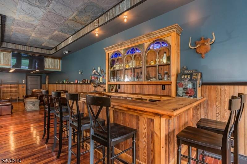 Lambertville City, NJ 08530,12 N Main St