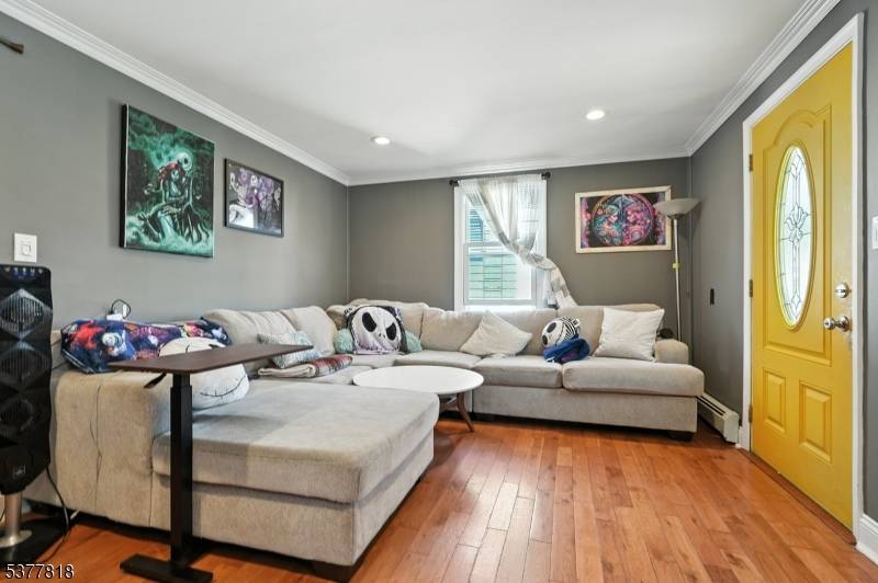 Linden City, NJ 07036,211 Bradford Ave