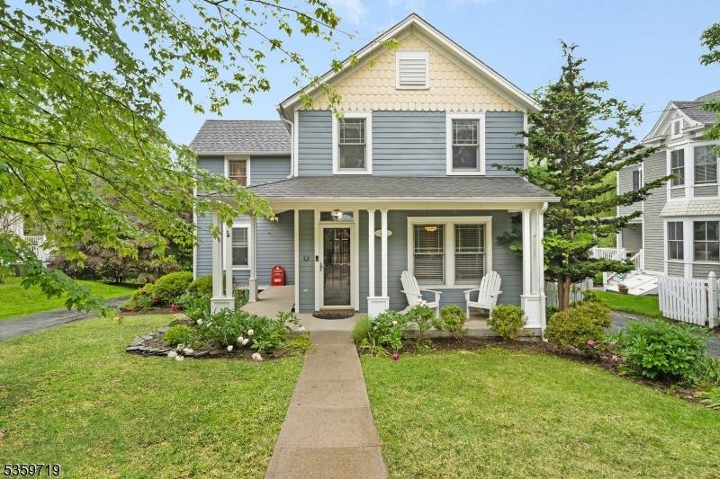 Peapack Gladstone Boro, NJ 07934,41 Mendham Rd