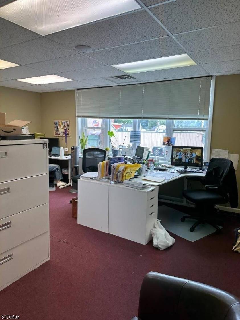 Rockaway Boro, NJ 07866,1 Bank St