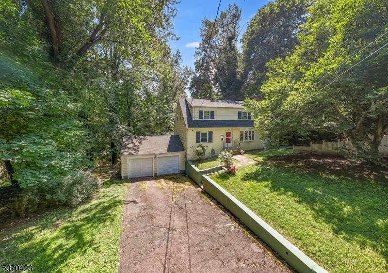 Summit City, NJ 07901,160-162 Springfield Ave