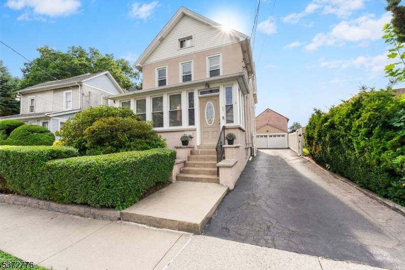 Waldwick Boro, NJ 07463,32 Walter Hammond Pl