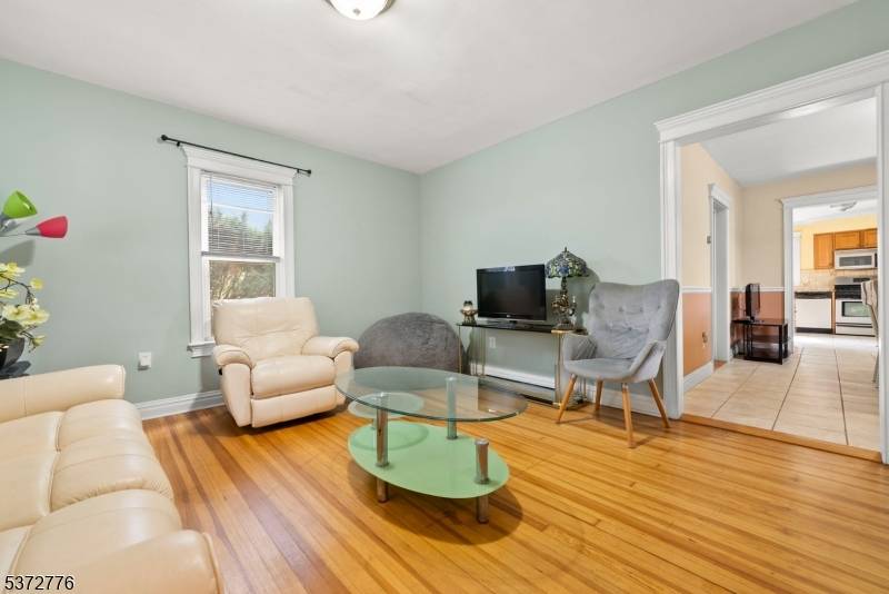 Waldwick Boro, NJ 07463,32 Walter Hammond Pl