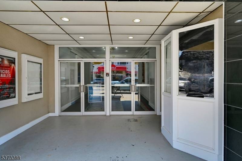 Dover Town, NJ 07801,39 W Black Well St Abcde