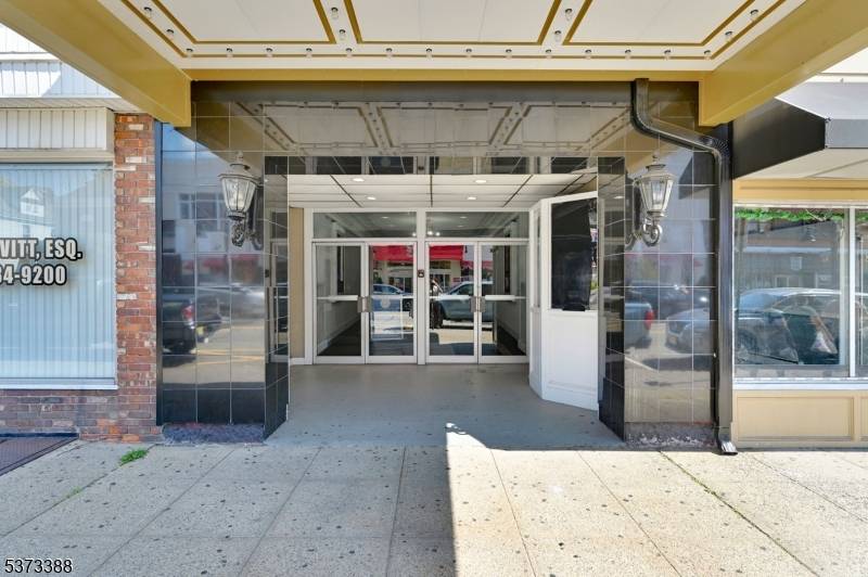 Dover Town, NJ 07801,39 W Black Well St Abcde