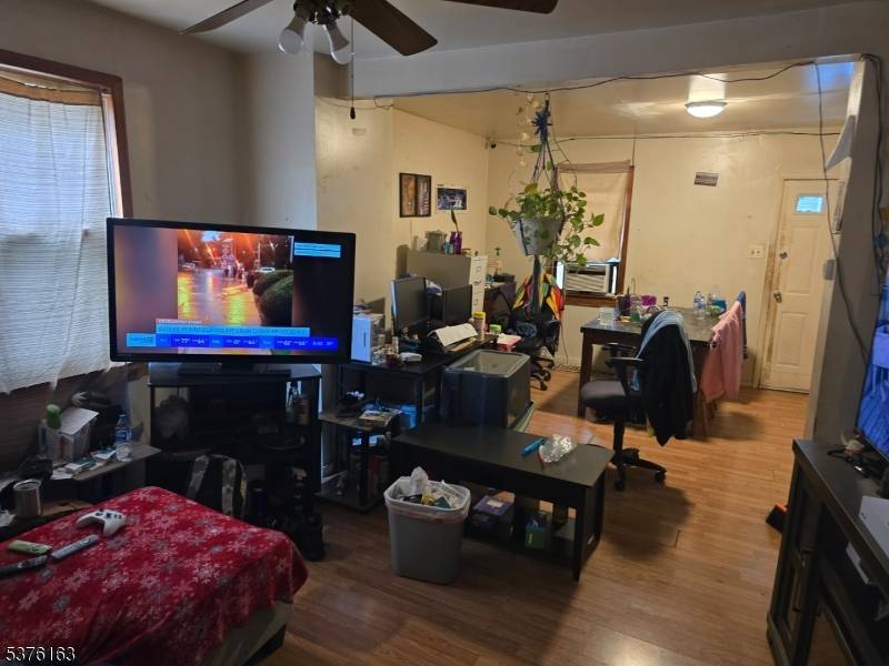 Phillipsburg Town, NJ 08865,21 Railroad Ave