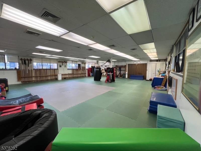 1375 State Rt 23, Butler Boro, NJ 07405