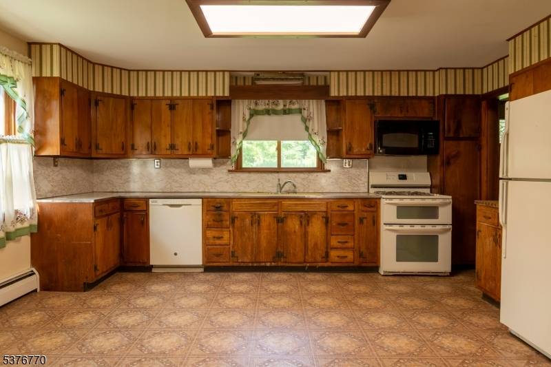 Harmony Twp., NJ 07882,246 Millbrook Rd