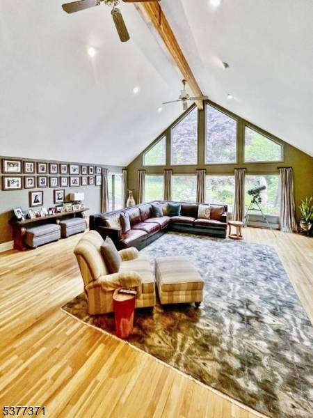 Saddle River Boro, NJ 07458,33 Woodfield Ln