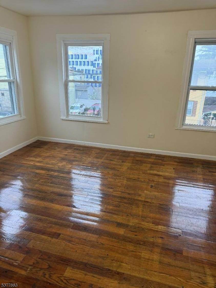 Newark City, NJ 07104,113 Delavan Ave