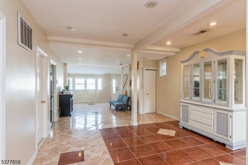 Linden City, NJ 07036,221 Madison Street