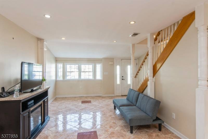 Linden City, NJ 07036,221 Madison Street