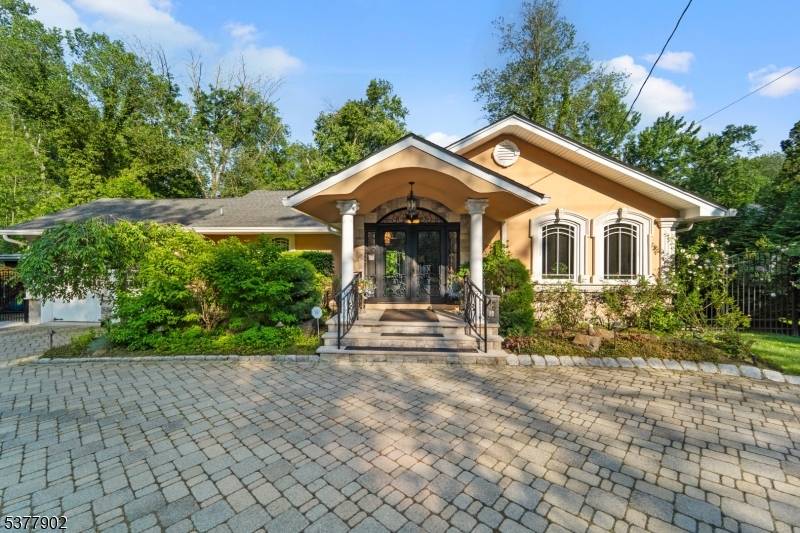 Hillsdale Boro, NJ 07642,198 Pascack Rd