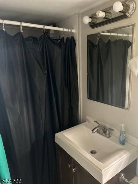 Raritan Boro, NJ 08869,106-108 W Somerset St