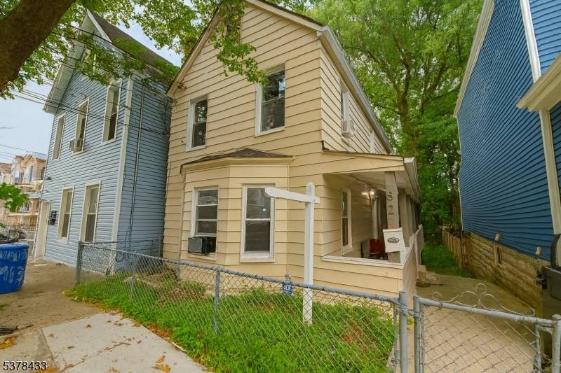 Newark City, NJ 07106,82 Palm St