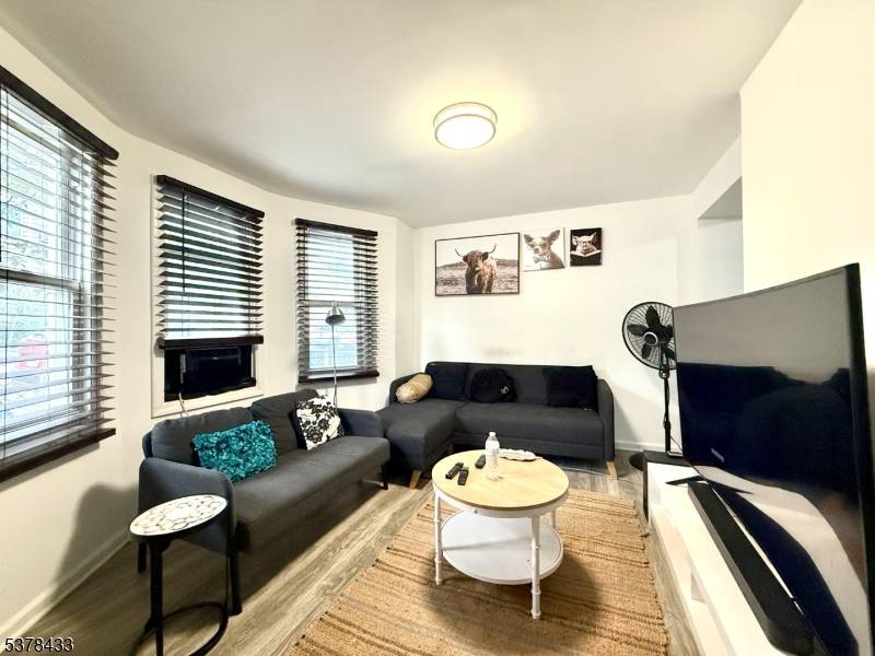 Newark City, NJ 07106,82 Palm St