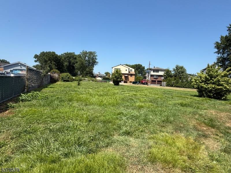 Little Ferry Boro, NJ 07643,26 Christina St