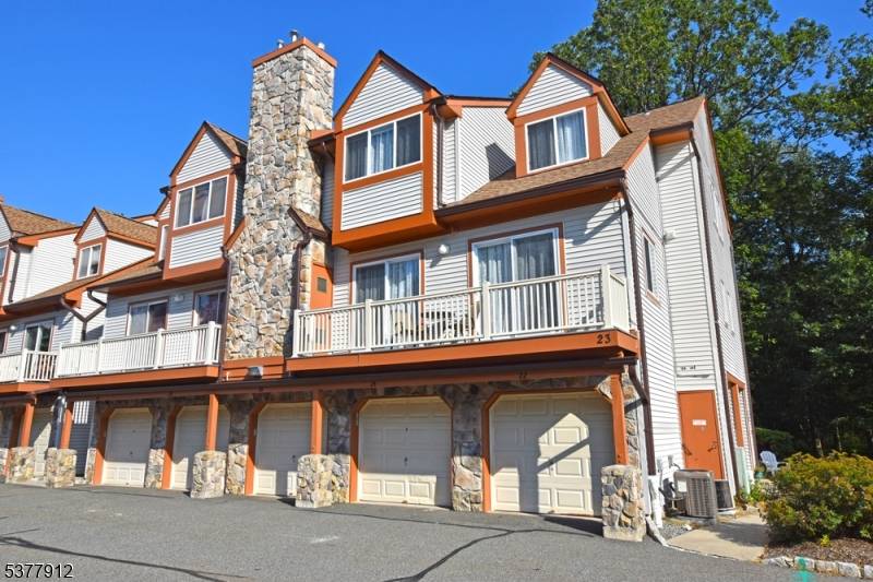 Roxbury Twp., NJ 07876,26 Woods Edge Dr