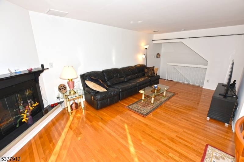 Roxbury Twp., NJ 07876,26 Woods Edge Dr