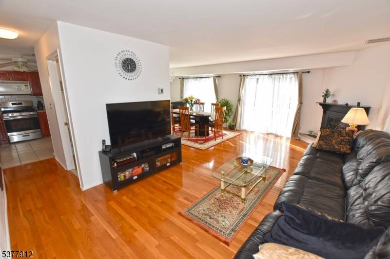 Roxbury Twp., NJ 07876,26 Woods Edge Dr