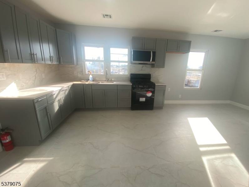 Hillside Twp., NJ 07205,476 Bloy St